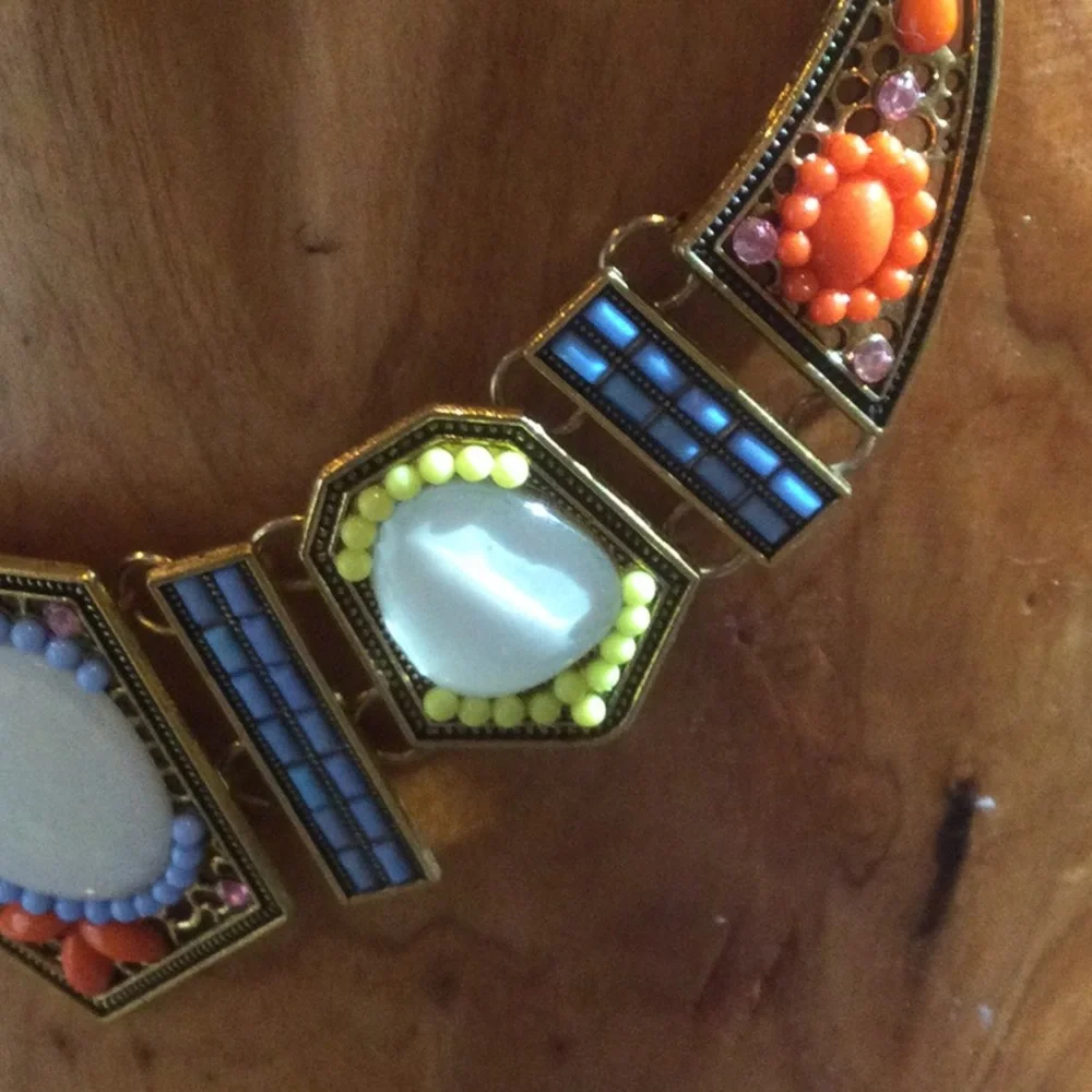 Beautiful necklace - Picture 4 of 4